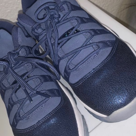 Jordan 11 blue moons - Picture 2 of 6